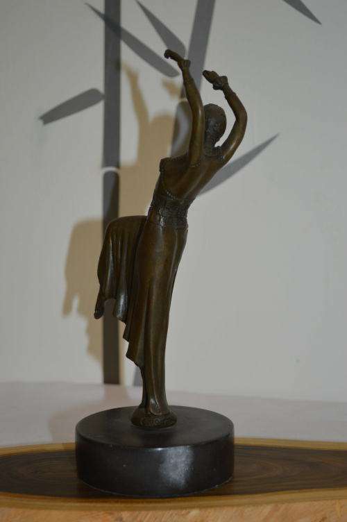 Beautiful `Chiparus` dancing bronze