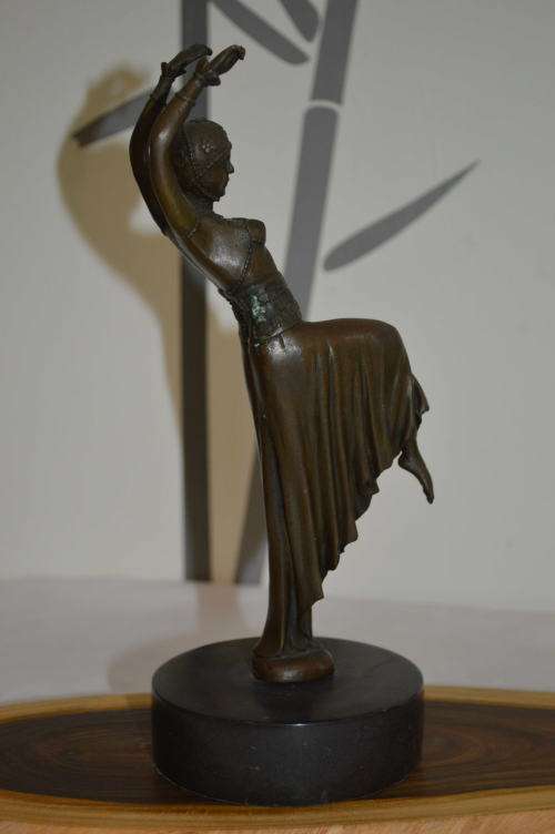 Beautiful `Chiparus` dancing bronze