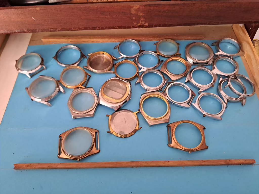 Job lot vintage mens watch housings and back plates