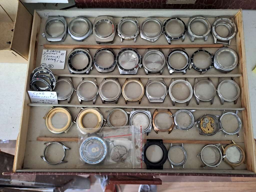Various job lot vintage men`s watch cases