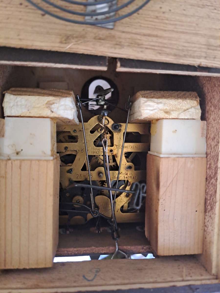 Regula 25-78 Schmeckenbecher Cuckoo clock