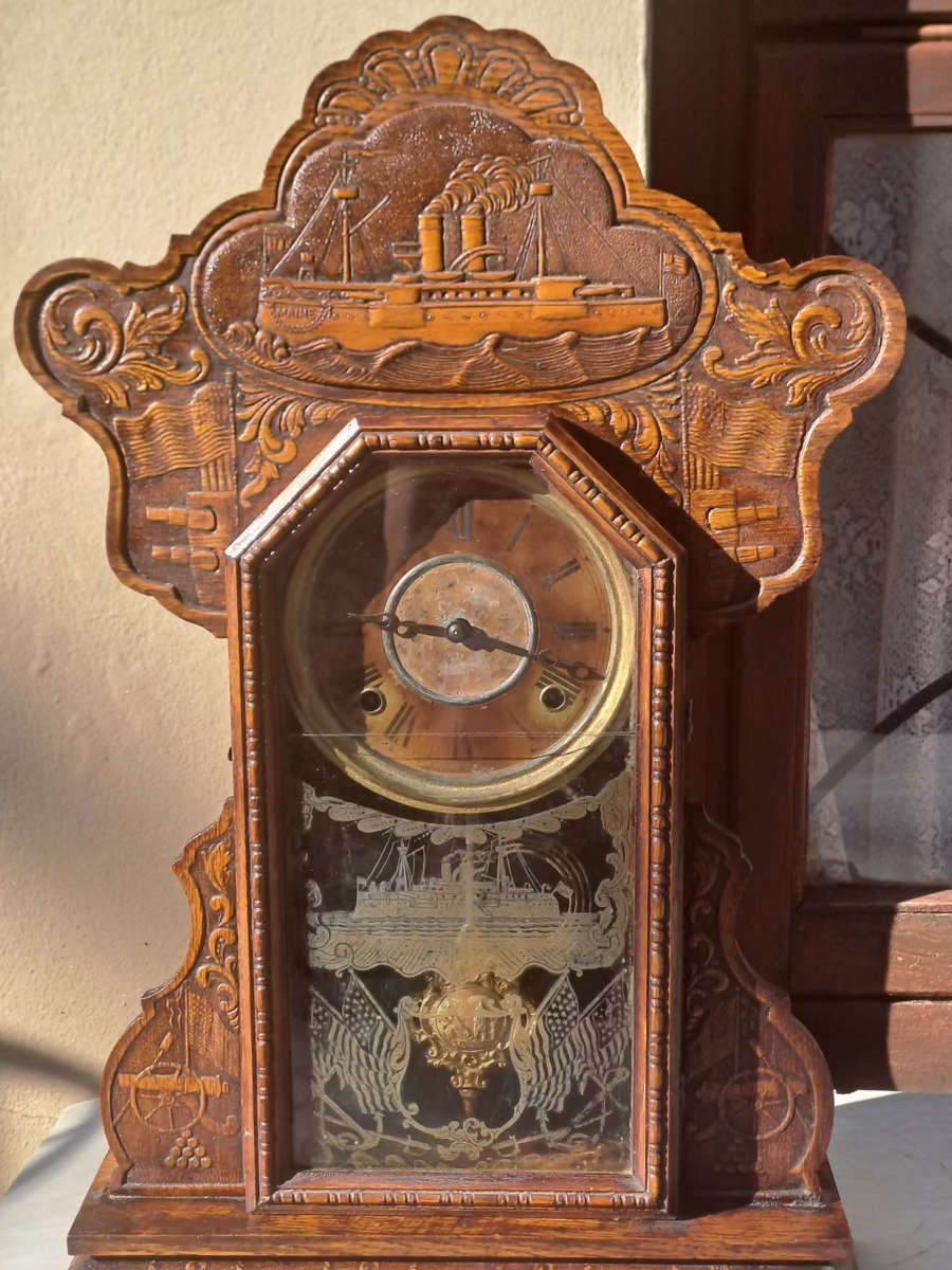E. Ingraham 1805-1885 working gingerbread clock beautiful detail