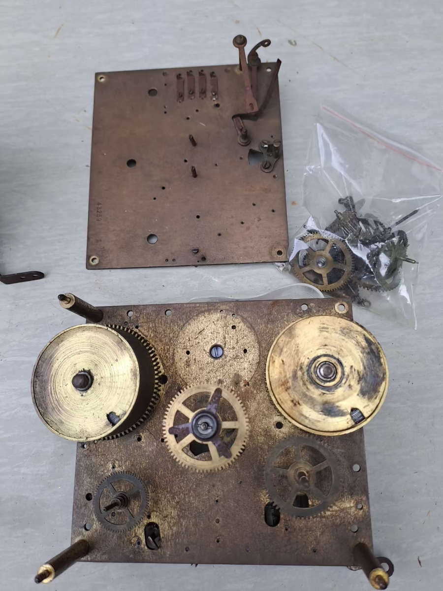 2 clock movements for spares