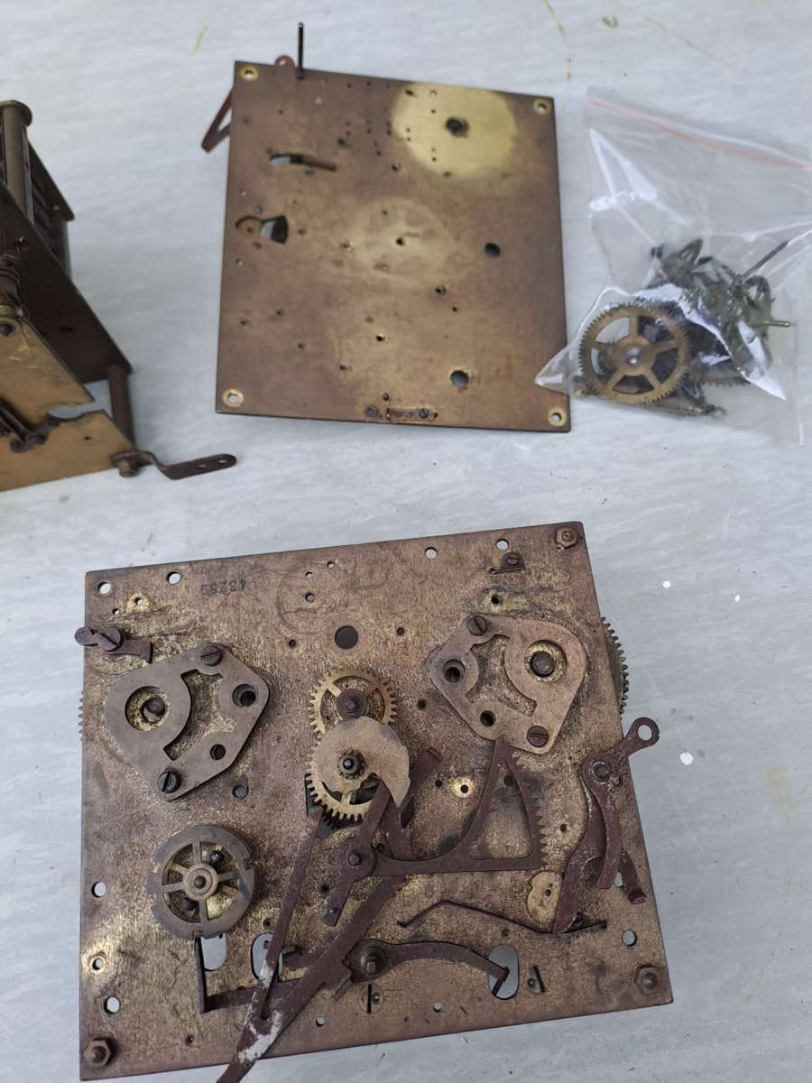 2 clock movements for spares