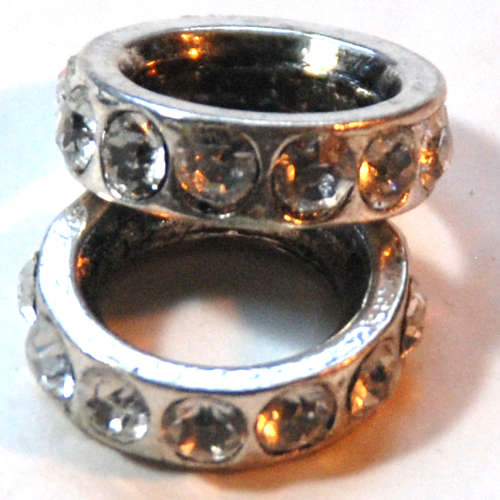 Crystal linking ring with clear Preciosa crystals