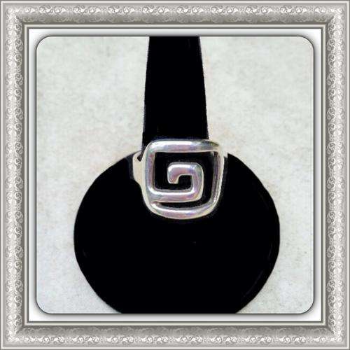 **MODERN DESIGN*** SOLID STERLING SILVER RING SIZE 7 (N)