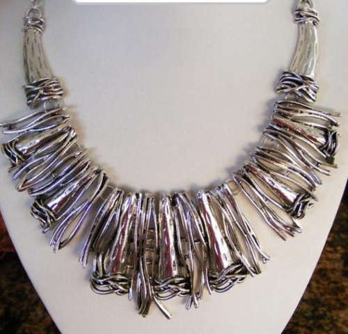 ANTIQUED TIBETAN SILVER FLUTTERING RIBBON METAL NECKLACE