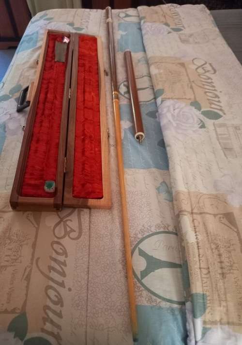 BEAUTIFUL SNOOKER CUE