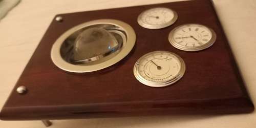 COLLECTABLE MAHOGANY WOOD GLOBE WITH INLAYS (PLUS 2 FREE GIFTS)