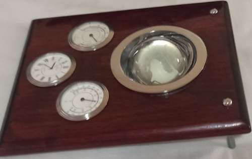 COLLECTABLE MAHOGANY WOOD GLOBE WITH INLAYS (PLUS 2 FREE GIFTS)