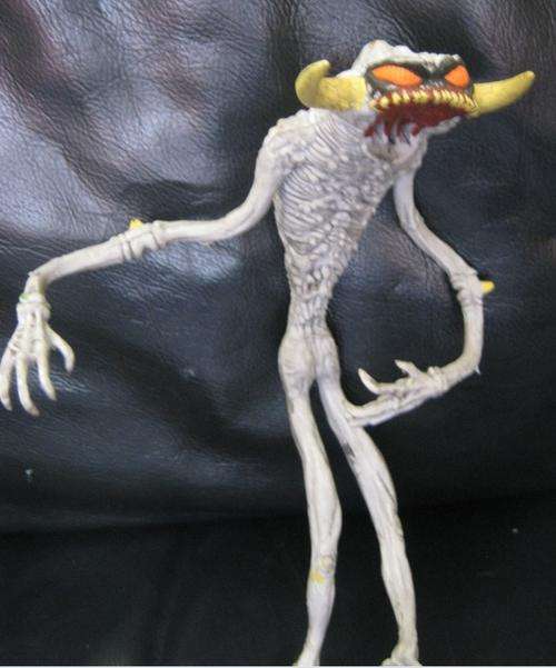 *** 1994 TM TOYS ACTION FIGURE - APPROX  19CM TALL***