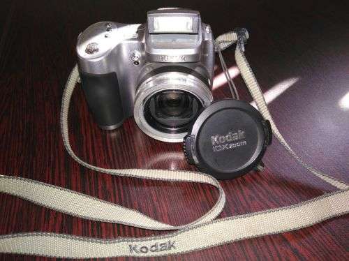 Kodak EasyShare Z740 Digital Camera with 10 x Zoom and Great Flash