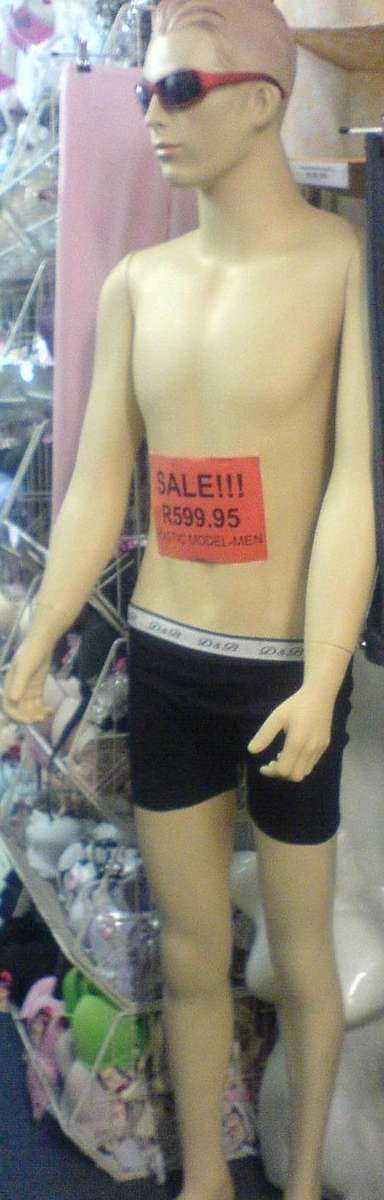 FULL BODY MANNEQUINS