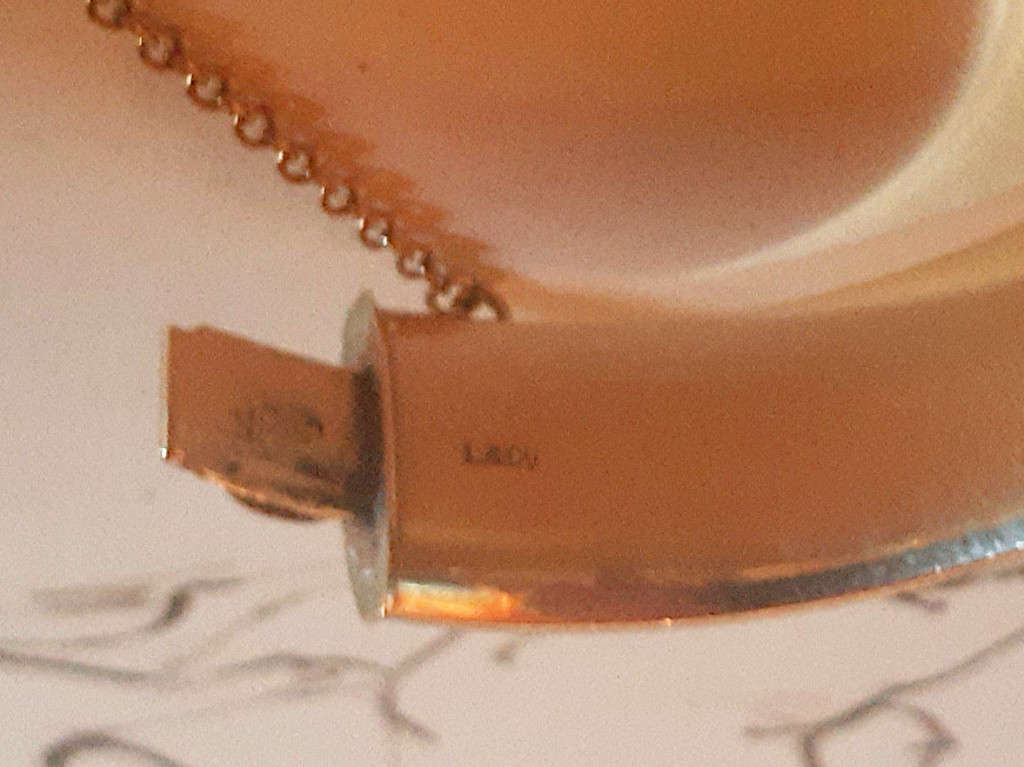 Vintage 9CT Gold Metal Core  Engraved Hinged  Bracelet Aprox 30 grams