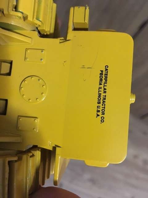 Caterpillar tractor large die cast
