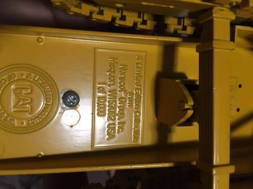 Caterpillar tractor large die cast