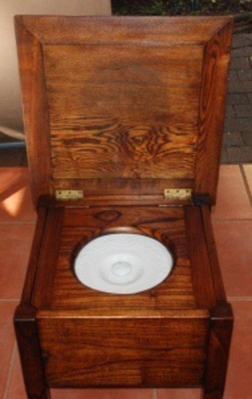 BEAUTIFUL OAK -  ANTIQUE COMMODE