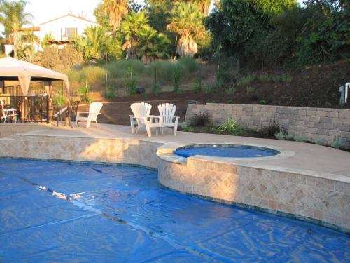 2.0m x 2.8m Swimming Pool Solar Blankets / Solar Covers 500-Micron - Blue