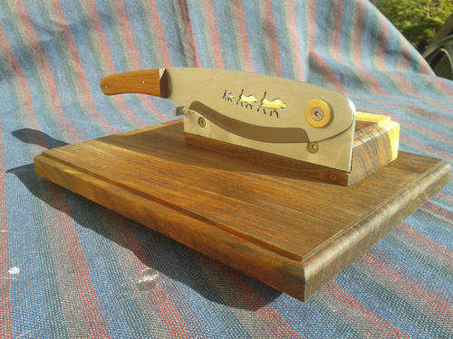 Biltong slicer with warthog cut-outs
