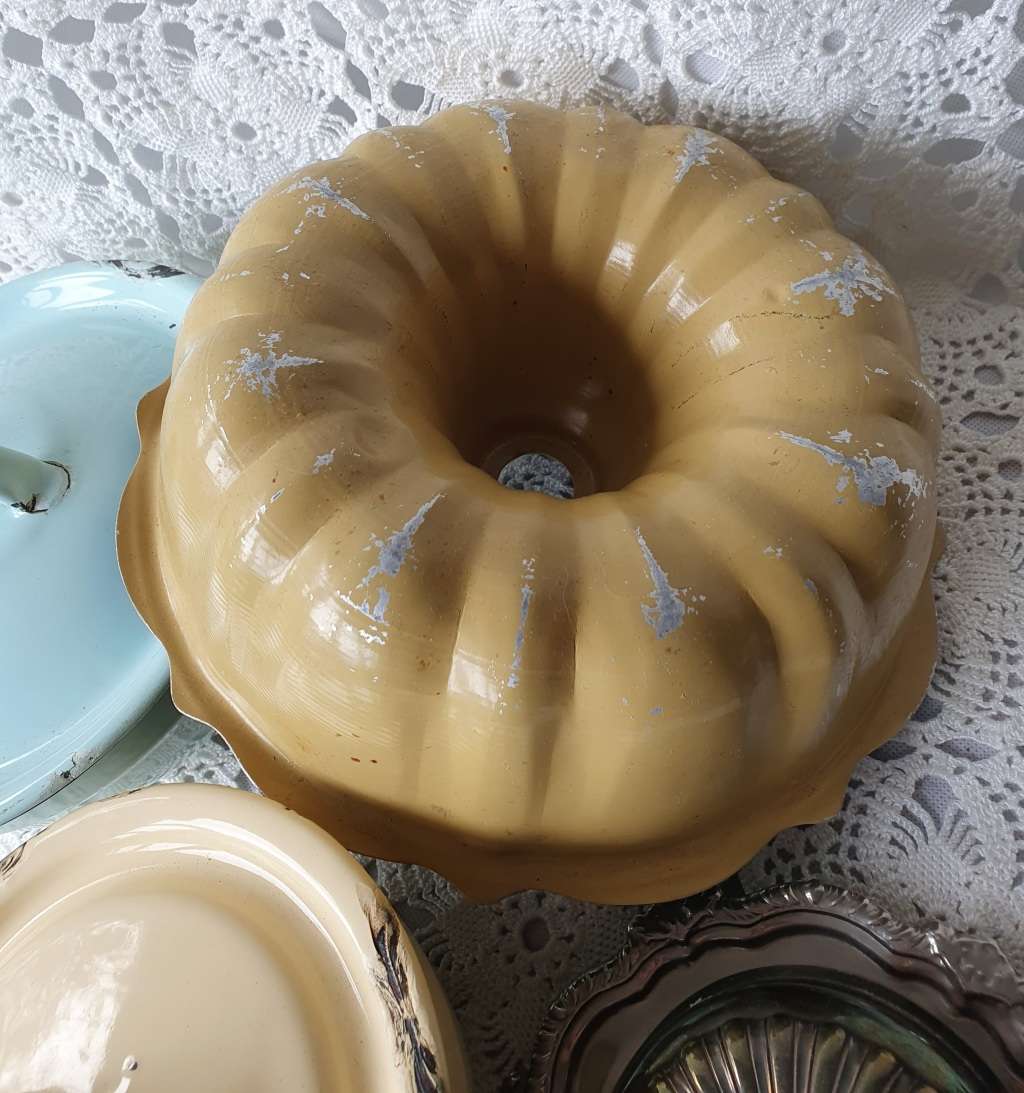 Vintage Kitchen Ware Bundle Mincer, Cookie Cutters, Enamel & Pottery