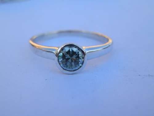Sterling silver 0.74 ct green moissanite diamond ring - thirty (30) days to pay
