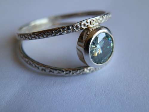 Sterling silver 0.68 ct fancy green moissanite diamond ring - thirty (30) days to pay