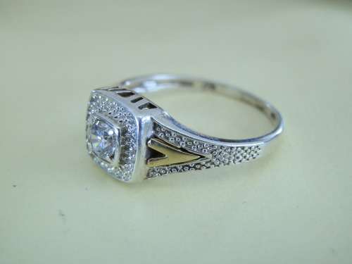 Sterling silver and 9 ct gold ring - thirty (30) days to pay