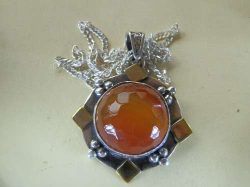 Sterling silver pendant and chain, 17 g - seven (7) days to pay