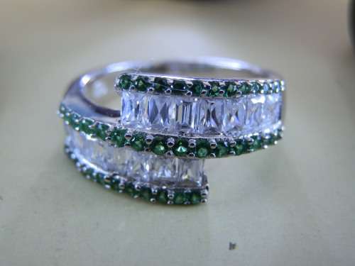 Sterling silver green and white stone ring - thirty (30) days to pay