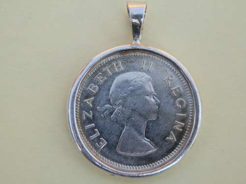 Sterling silver 1960 one shilling coin pendant, 7.2g - thirty (30) days to pay