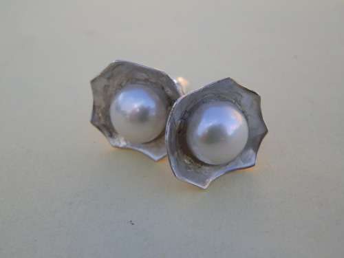 Sterling silver pearl earring - seven (7) days to pay