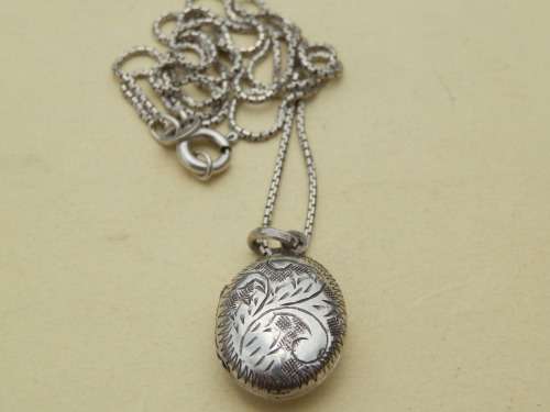 Vintage sterling silver pendant and chain - thirty (30) days to pay