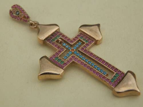 Sterling silver (9.4 g) ruby, emerald and turquoise double cross pendant - thirty (30) days to pay