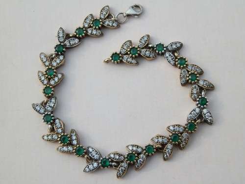 Sterling silver (18.5 g) emerald and topaz bracelet