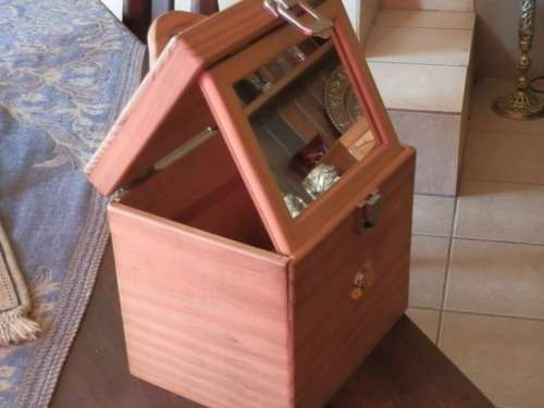 LATE ENTRY!!  Lovely wooden jewelry / make-up box with mirror (5)