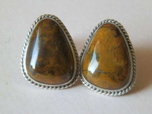 Charming vintage sterling silver earrings - weight 7.3 g.