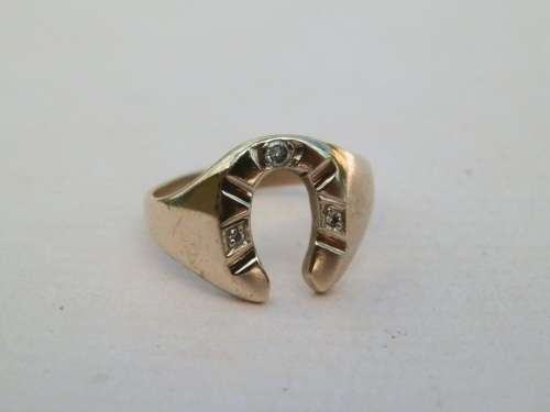 9 ct Gold natural diamond ring