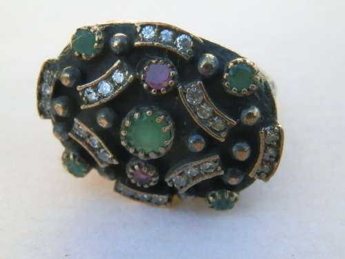 Sterling silver emerald, ruby and topaz ring, 10 g.