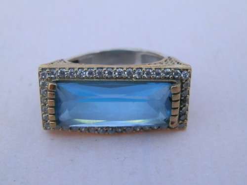 Sterling silver topaz ring, 6 g.