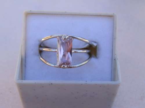 Sterling silver ring, 2.8 g.