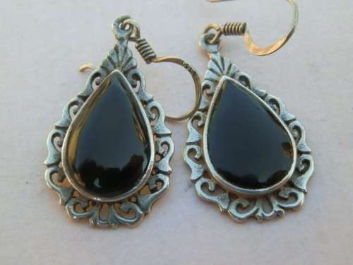 Vintage sterling silver onyx earrings, 5.5 g.