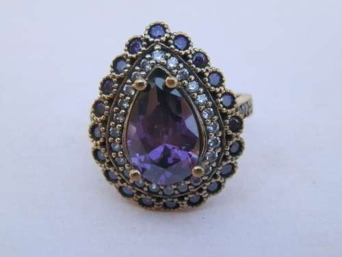 Sterling silver amethyst ring, 5.8 g.
