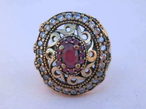 Marvelous sterling silver ruby ring - weight 8.2 g - thirty (30) days to pay.