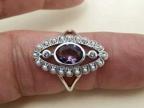Elegant SOLID sterling silver amethyst and seed pearl ring - weight 2.9 g -  thirty (30) days to pay