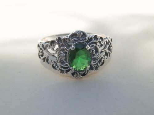 Pristine SOLID sterling silver ring - weight 3.1 g.  Thirty (30) days to pay.