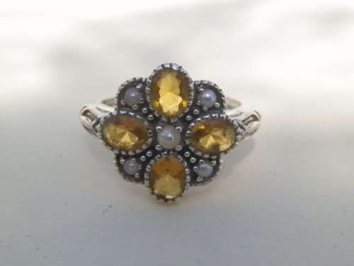 Dazzling SOLID sterling silver citrine and pearl ring - weight 2.6 g.  Thirty (30) days to pay.