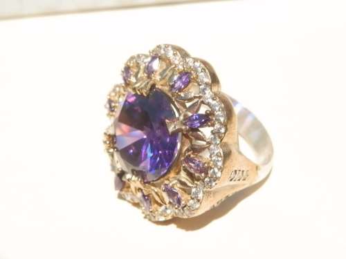 Striking sterling silver amethyst ring - weight 11.6 g.