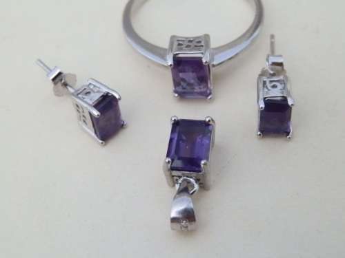 Striking sterling silver amethyst jewelry set