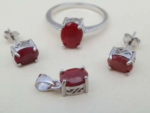 Marvelous sterling silver natural ruby jewelry set