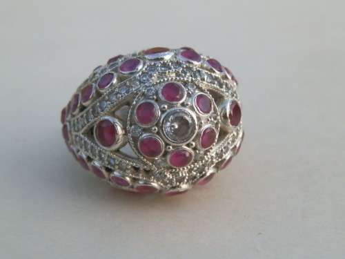 Magnificent SOLID sterling silver ruby ring - weight 14.4 g.